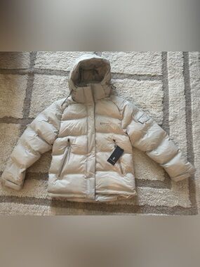 Hooded Beige Puffer Ski Jacket — Women's Insulated Winter Coat
